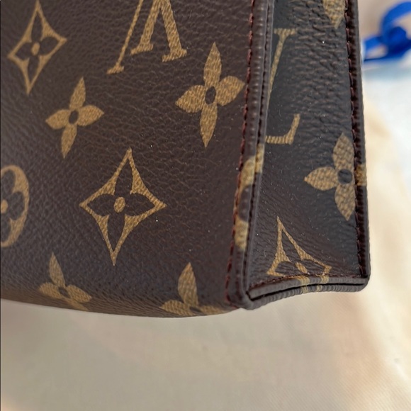Louis Vuitton Monogram Toiletry 15 - Picture 7 of 13